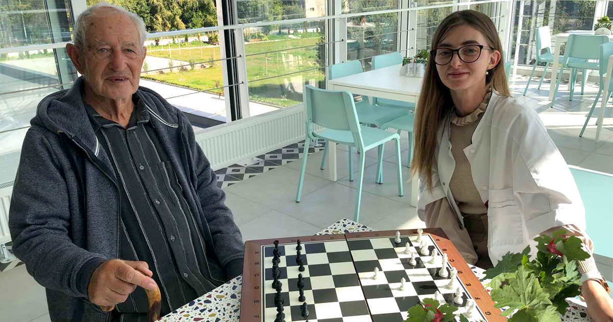 Партия шах в Медива Парк